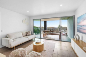 Point Cartwright Penthouse - Ocean River Views